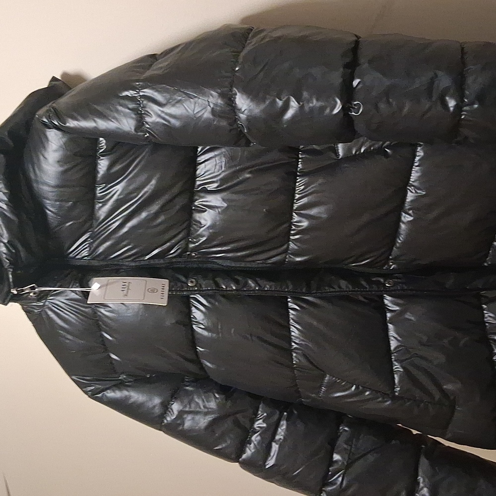 Elegant Black Long Puffer Jacket With hood